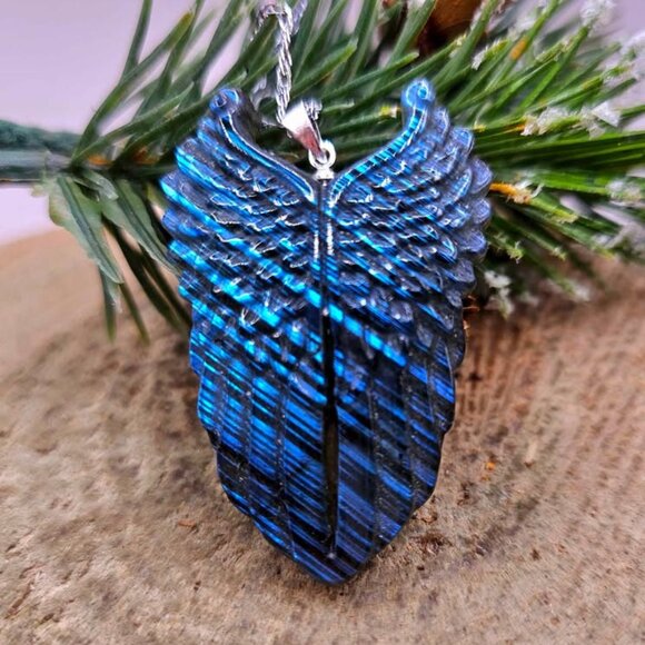 Nature Labradorite Carved Flashy Angel Wing Pendant Necklace - Picture 5 of 9